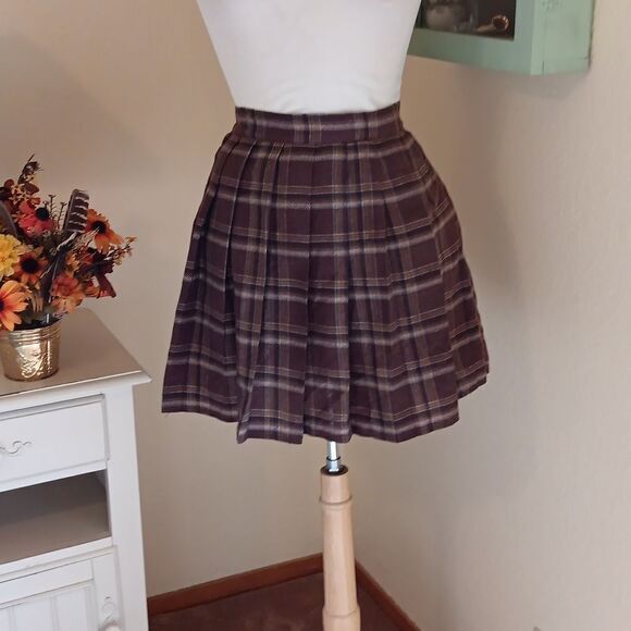 Shein Pleated Skirt - Picture 1 of 8
